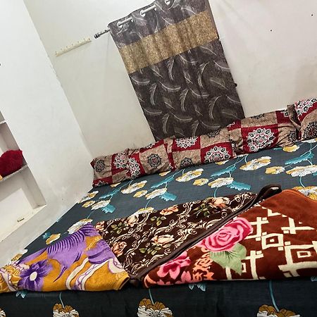 Hardik Guest House & General Store Ringas Buitenkant foto