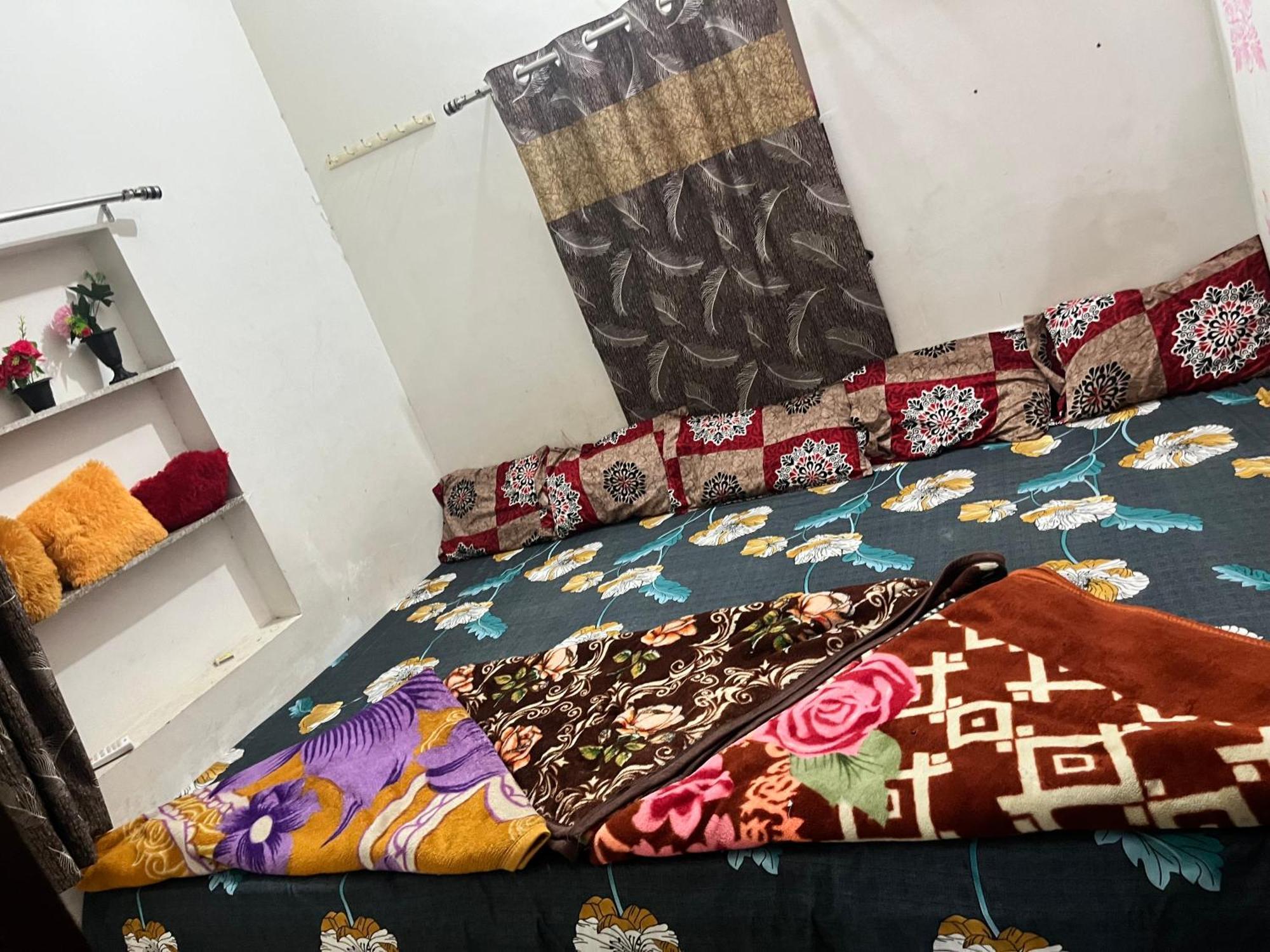 Hardik Guest House & General Store Ringas Buitenkant foto